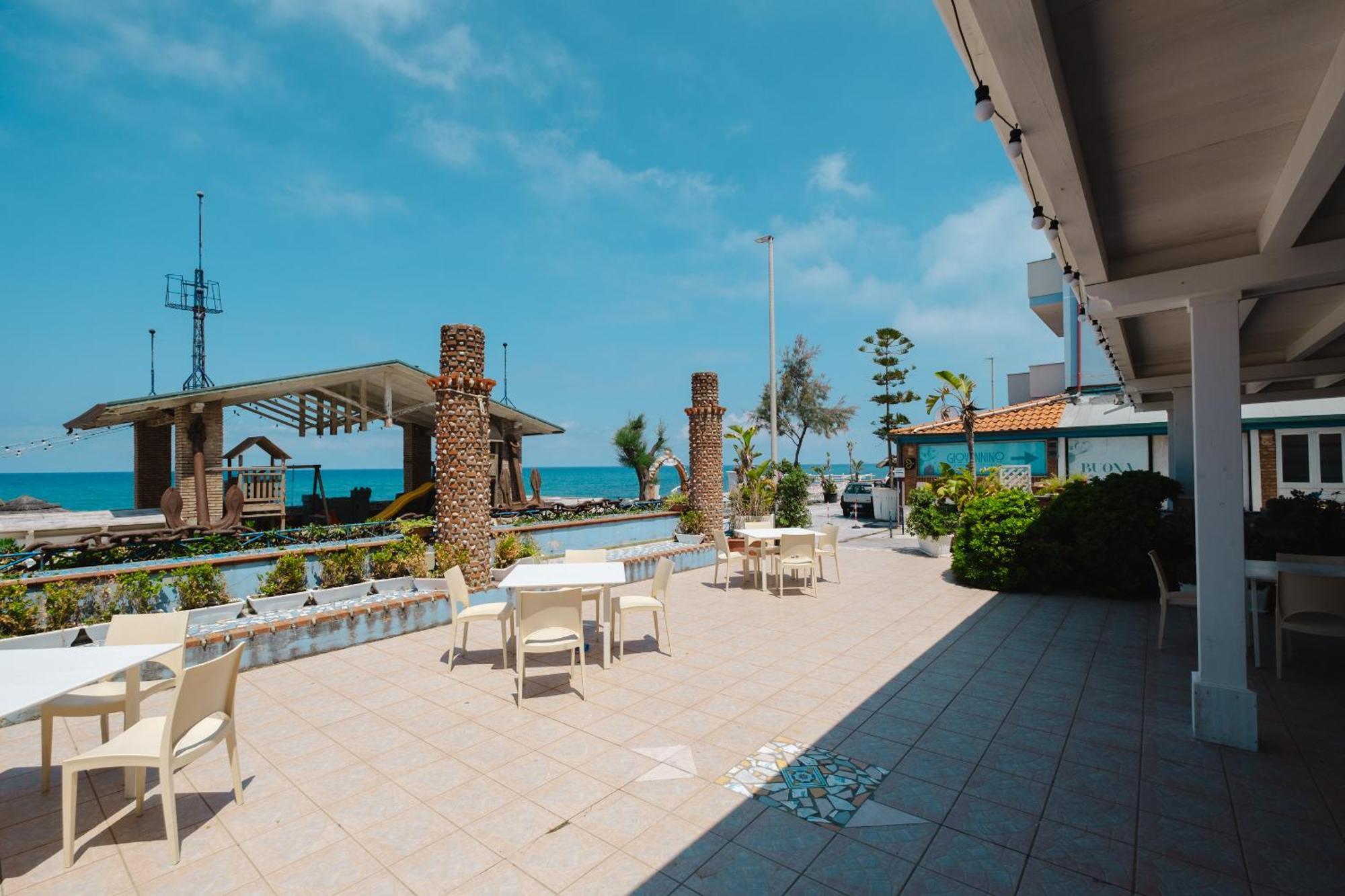 Oasi Azzurra Messina Exterior foto